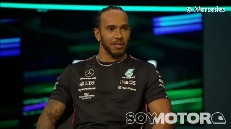 Lewis Hamilton en la presentación del W14