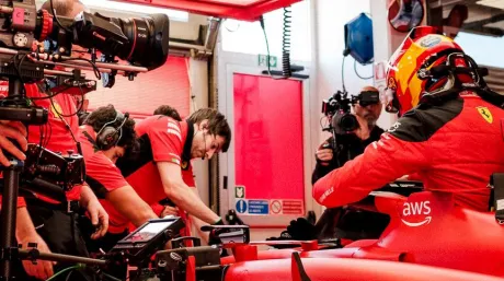 Sainz y Leclerc, de 'filming day' con el Ferrari SF-23 en Fiorano - SoyMotor.com