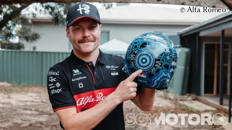 Casco de Valtteri Bottas para el GP de Australia 2023.