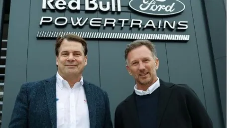 Jim Farley, CEO de Ford, visitó Red Bull Powertrains - SoyMotor.com