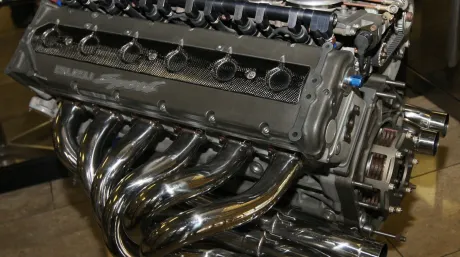 El motor V12 de F1 de Isuzu - SoyMotor.com