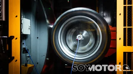 Pirelli pone sus neumáticos a 500 kilómetros/hora - SoyMotor.com