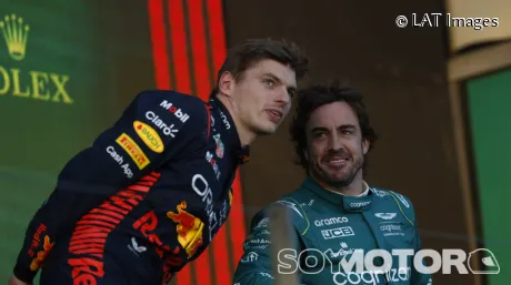 Verstappen y Alonso en Australia.