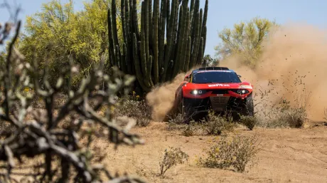 Loeb gana la segunda etapa del Sonora Rally y se coloca líder con tres segundos de ventaja sobre Al-Attiyah - SoyMotor.com