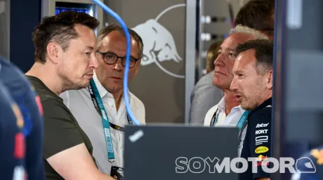Elon Musk conversa con Stefano Domenicali, Christian Horner y Greg Maffei en Miami - SoyMotor.com