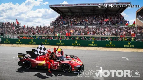 El Ferrari #51 de Alessandro Pier Guidi, James Calado y Antonio Giovinazzi en Le Mans