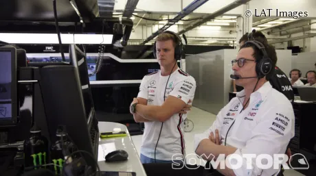 Toto Wolff y Mick Schumacher en Baréin