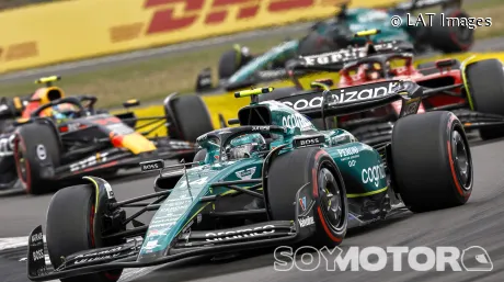 La pelea con Mercedes y Ferrari estará "ajustada hasta el final", cree Alonso - SoyMotor.com