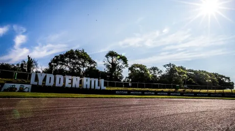 Mundial de Rallycross: Lydden Hill se canceló y los Lancia de Loeb y Chicherit no volverán a correr este año - SoyMotor.com