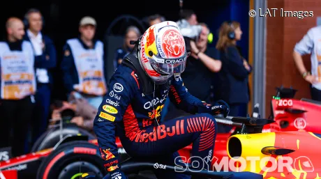 Verstappen 'la toma' con su ingeniero tras la Q2 y éste ni se inmuta - SoyMotor.com