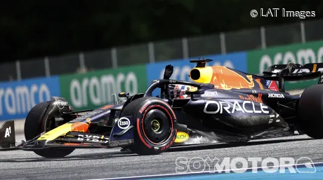 El mayor riesgo de Verstappen, por la vuelta rápida - SoyMotor.com