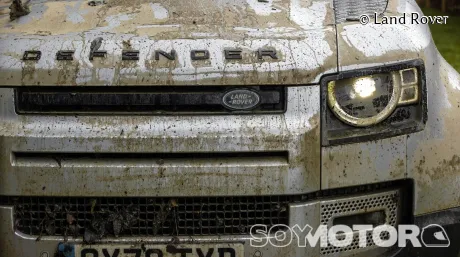 Land Rover confirma la llegada del 'baby Defender' - SoyMotor.com