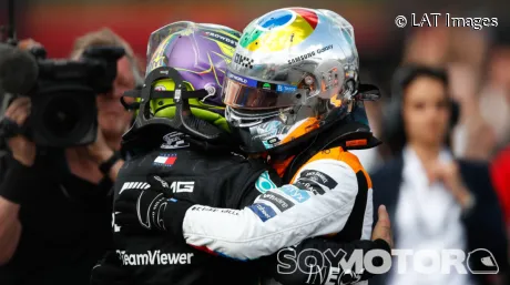 Lando Norris y Lewis Hamilton en Silverstone