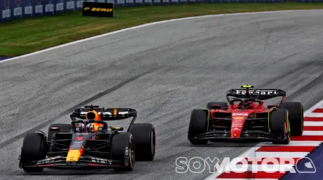 Max Verstappen y Carlos Sainz en Austria