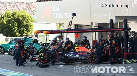 Carrera para el olvido de Pérez: dos sanciones y dos abandonos en Japón - SoyMotor.com