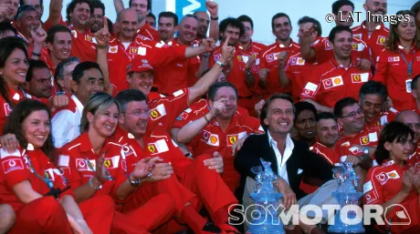 Ferrari celebra el quinto Mundial de Michael Schumacher en el GP de Francia 2002