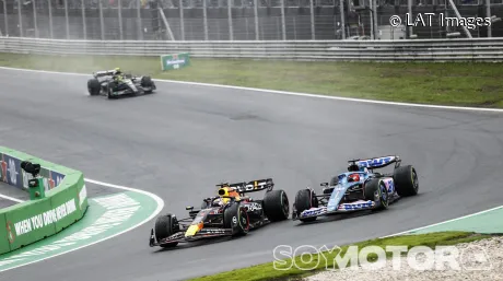 Max Verstappen y Esteban Ocon en Zandvoort