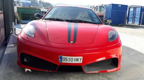 Un juez libra de pagar dos millones de euros a Ferrari al dueño de una réplica del F430