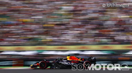 Max Verstappen durante la clasificación en México.