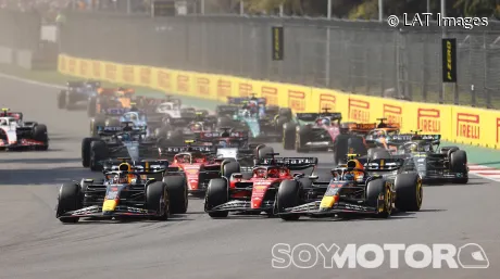 Verstappen gana el GP de México en la primera curva y Pérez lo pierde; Sainz, cuarto - SoyMotor.com