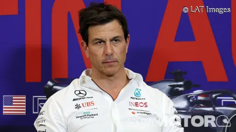 Wolff entona el 'mea culpa' por la descalificación de Hamilton: "Otros acertaron y nosotros nos equivocamos" - SoyMotor.com