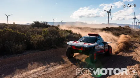 Carlos Sainz y Audi concluyen los test para el Dakar en Francia - SoyMotor.com