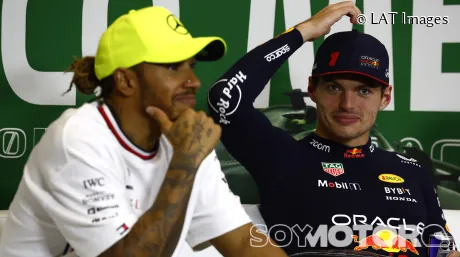 Hamilton: "Apostaría dinero a que Verstappen llegará a 18 ó 19 victorias con el RB19" - SoyMotor.com