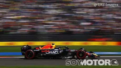 Red Bull admite que ha habido poco desarrollo en el RB19 desde el 'parón' y están centrados en 2024 - SoyMotor.com