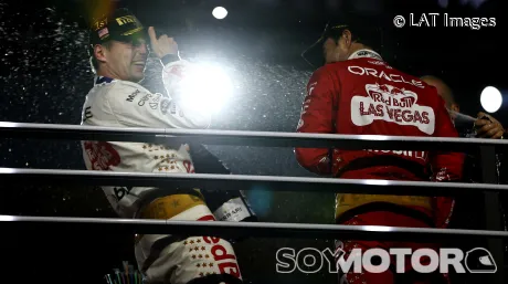 ¡Inédito! Verstappen intentó ayudar a Pérez con un rebufo en la última vuelta de Las Vegas - SoyMotor.com