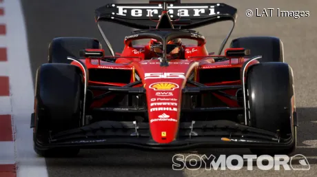 Carlos Sainz en los test de Abu Dabi con el SF-23