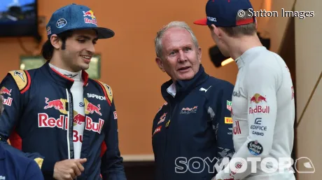 Helmut Marko con Carlos Sainz y Max Verstappen en el GP de Baréin 2016