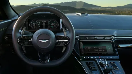 Aston Martin Vantage 2025 - SoyMotor.com