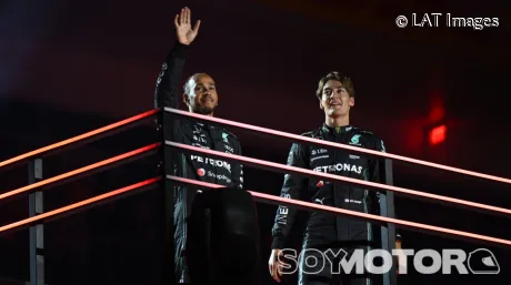 Lewis Hamilton y George Russell en el GP de Las Vegas