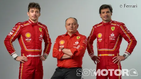 Charles Leclerc, Frédéric Vasseur y Carlos Sainz en la presentación del SF-24