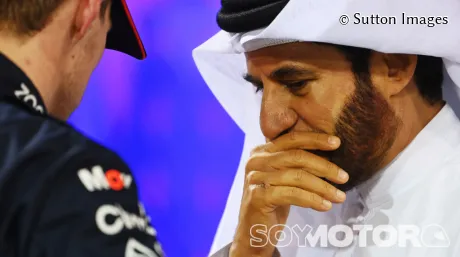 Mohammed Ben Sulayem en el GP de Baréin con Max Verstappen