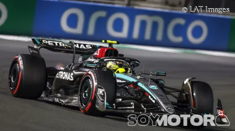 Lewis Hamilton con el W15 en Arabia Saudí