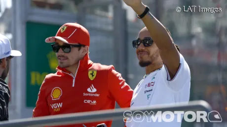 Charles Leclerc y Lewis Hamilton en el GP de Australia