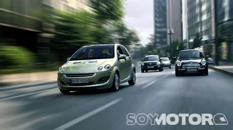 El Smart Forfour no gozó del éxito de sus rivales Mini o Volkswagen Beetle - SoyMotor.com