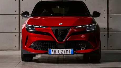 Frontal del nuevo Alfa Romeo Junior - SoyMotor.com