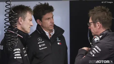 Wolff admite que Mercedes no es coche atractivo para Verstappen... por ahora - SoyMotor.com