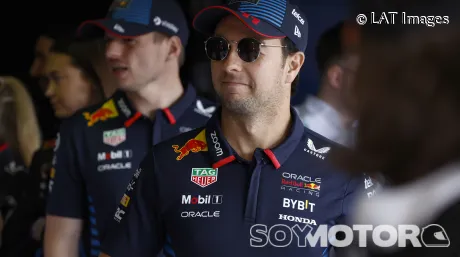 Pérez quiere renovar por dos años, pero Red Bull le ofrece uno - SoyMotor.com