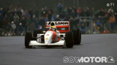 Ayrton Senna con el MP4/8