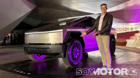 Tesla Cybertruck: Nos subimos a la pick-up que puede cambiar la historia del automóvil - SoyMotor.com