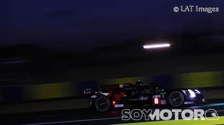 El Toyota #8 de Sébastien Buemi, Brendon Hartley y Ryo Hirakawa en Le Mans
