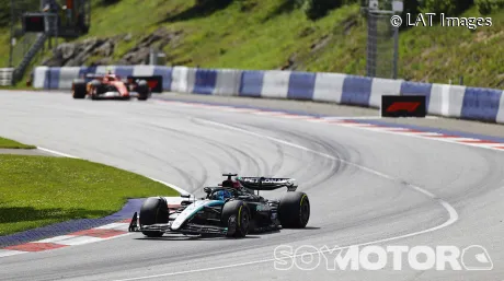 Russell gana en Austria tras un toque entre Verstappen y Norris; Sainz, tercero - SoyMotor.com