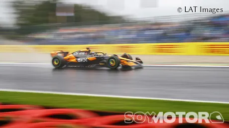 Los McLaren se 'pierden' en la lluvia de Spa-Francorchamps y dan esperanza a Verstappen - SoyMotor.com