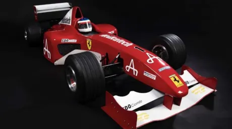 Sale a subasta este Ferrari F2002 de radiocontrol firmado por Schumacher y puede superar los 200.000 euros - SoyMotor.com