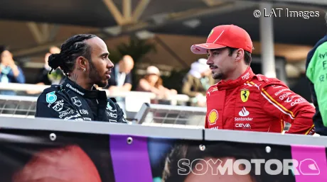 Lewis Hamilton y Charles Leclerc en Baréin