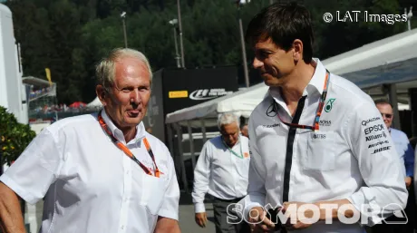 Helmut Marko y Toto Wolff en Bélgica en 2015