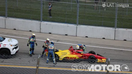 El coche de Alex Palou se queda parado en Milwaukee